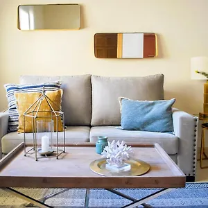 Apartment Homely Malagueta Junto Al Mar, Parking Privado Bajo Suplemento, Malaga